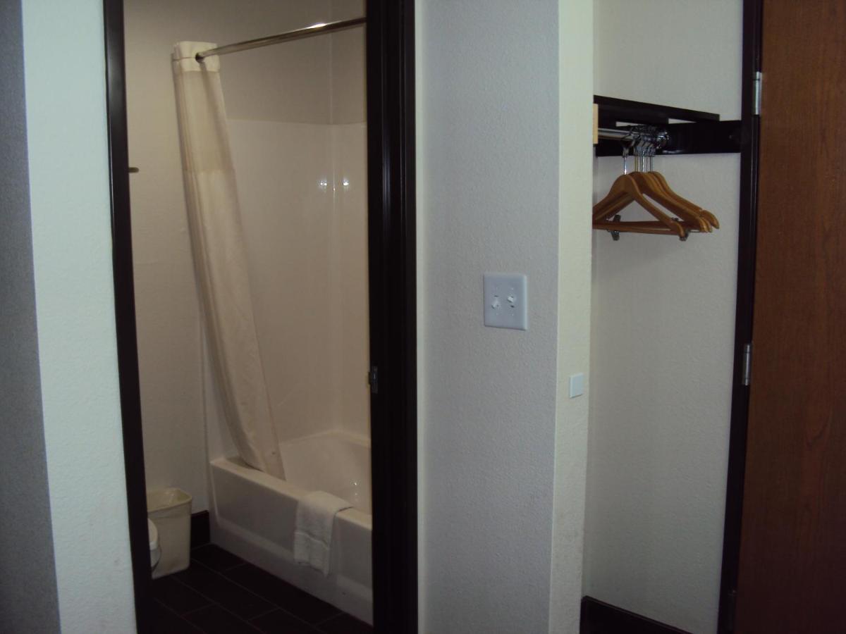 Quality Inn Carbondale University Area מראה חיצוני תמונה