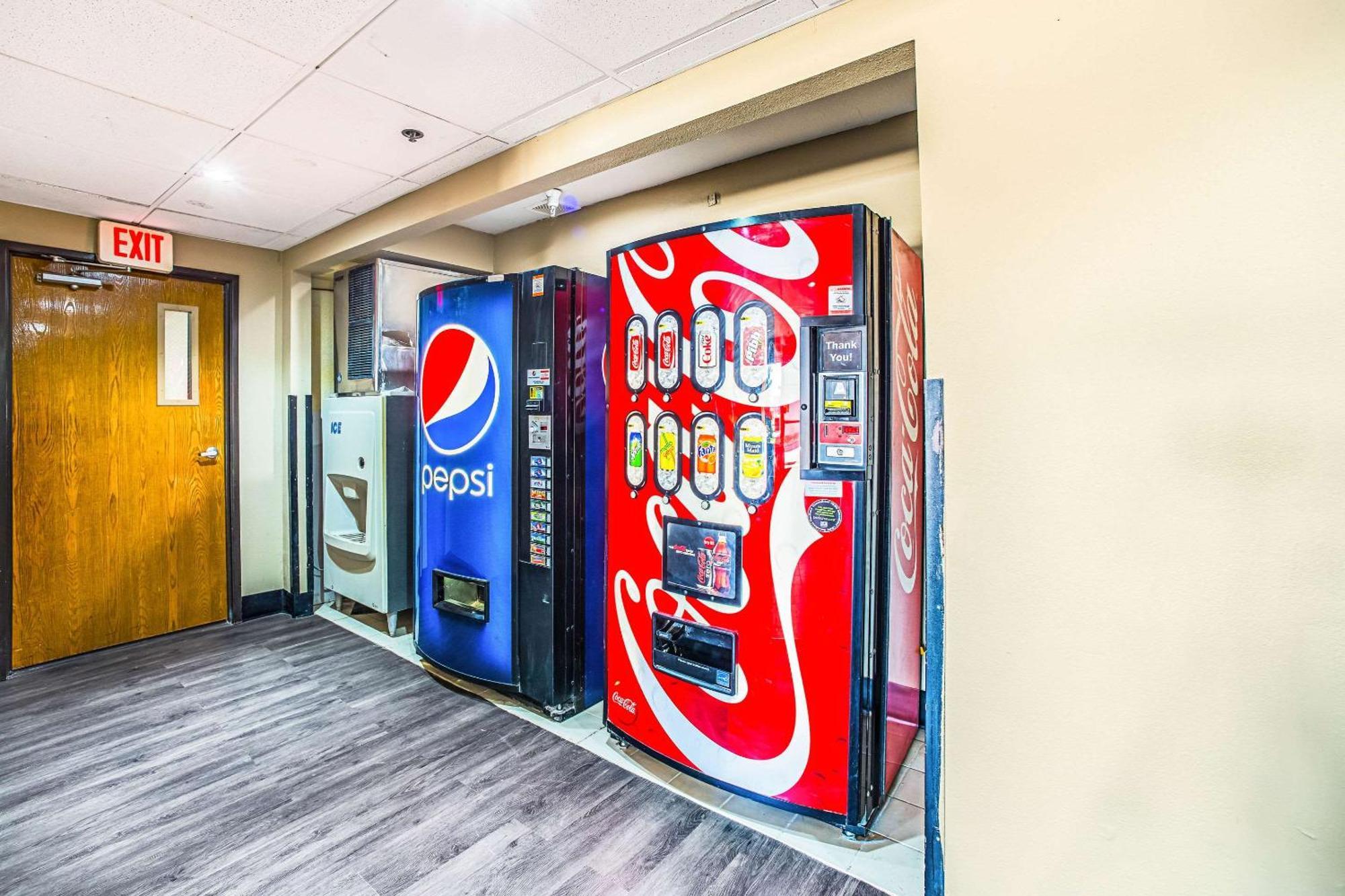 Quality Inn Carbondale University Area מראה חיצוני תמונה