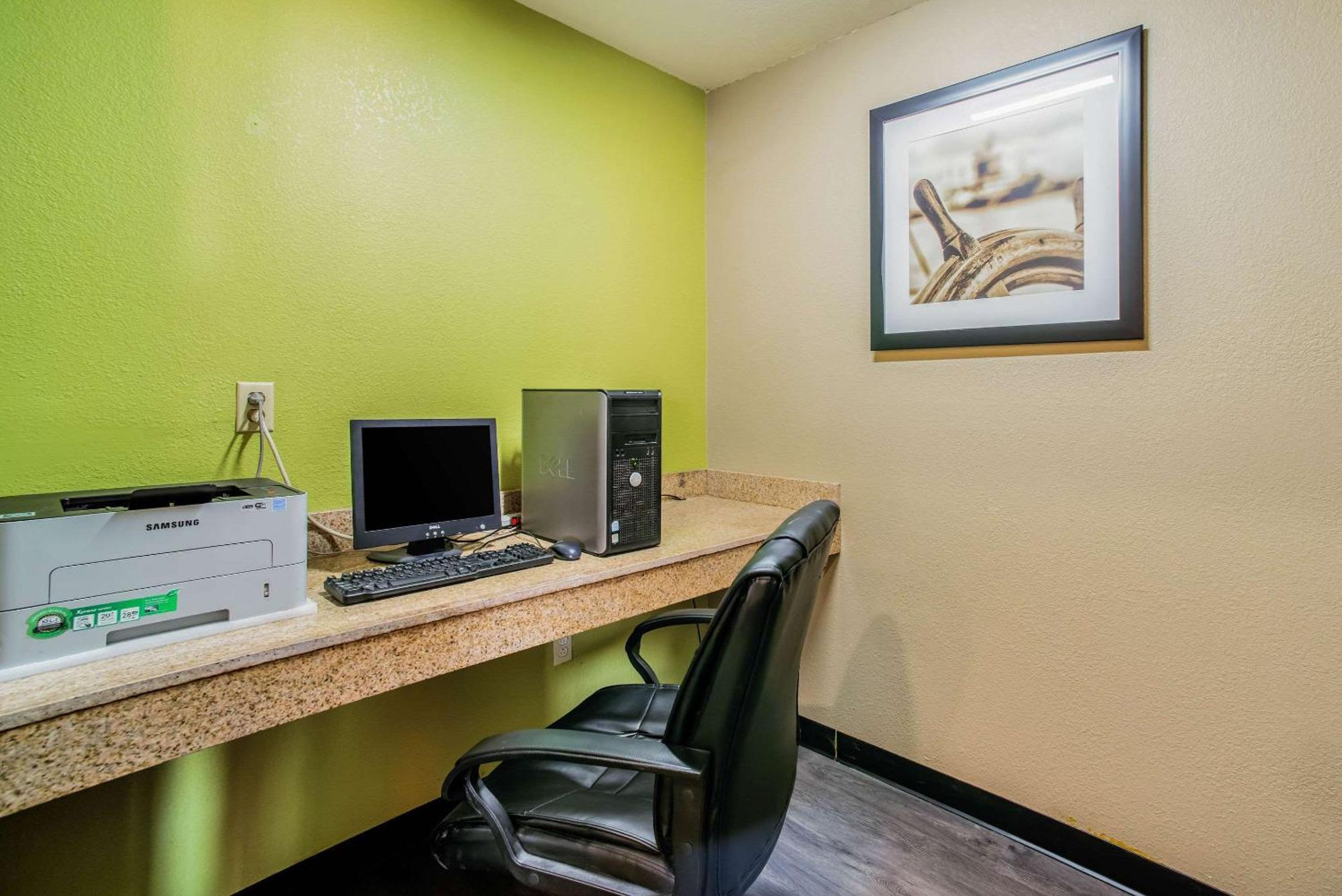 Quality Inn Carbondale University Area מראה חיצוני תמונה