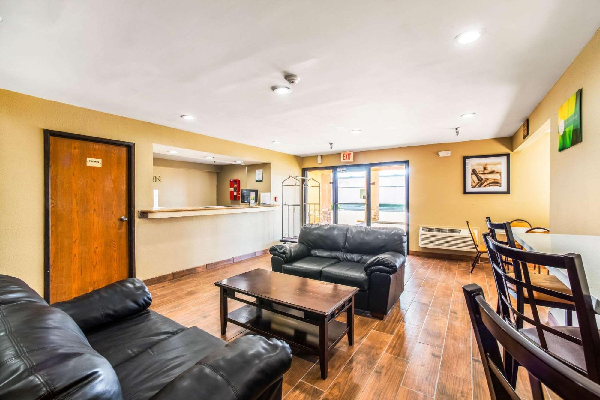 Quality Inn Carbondale University Area מראה חיצוני תמונה
